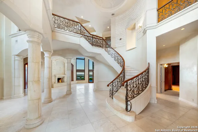 a view of entryway and hall