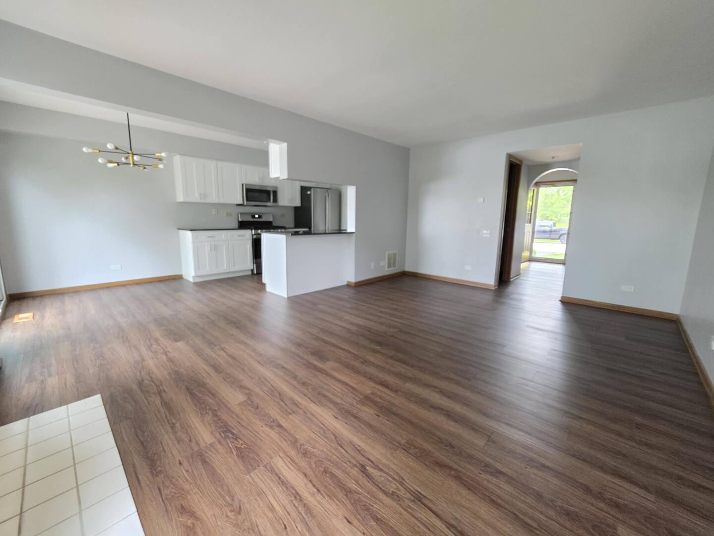 327 Shadybrook Lane Aurora, IL 60504 - Photo 5 of 30