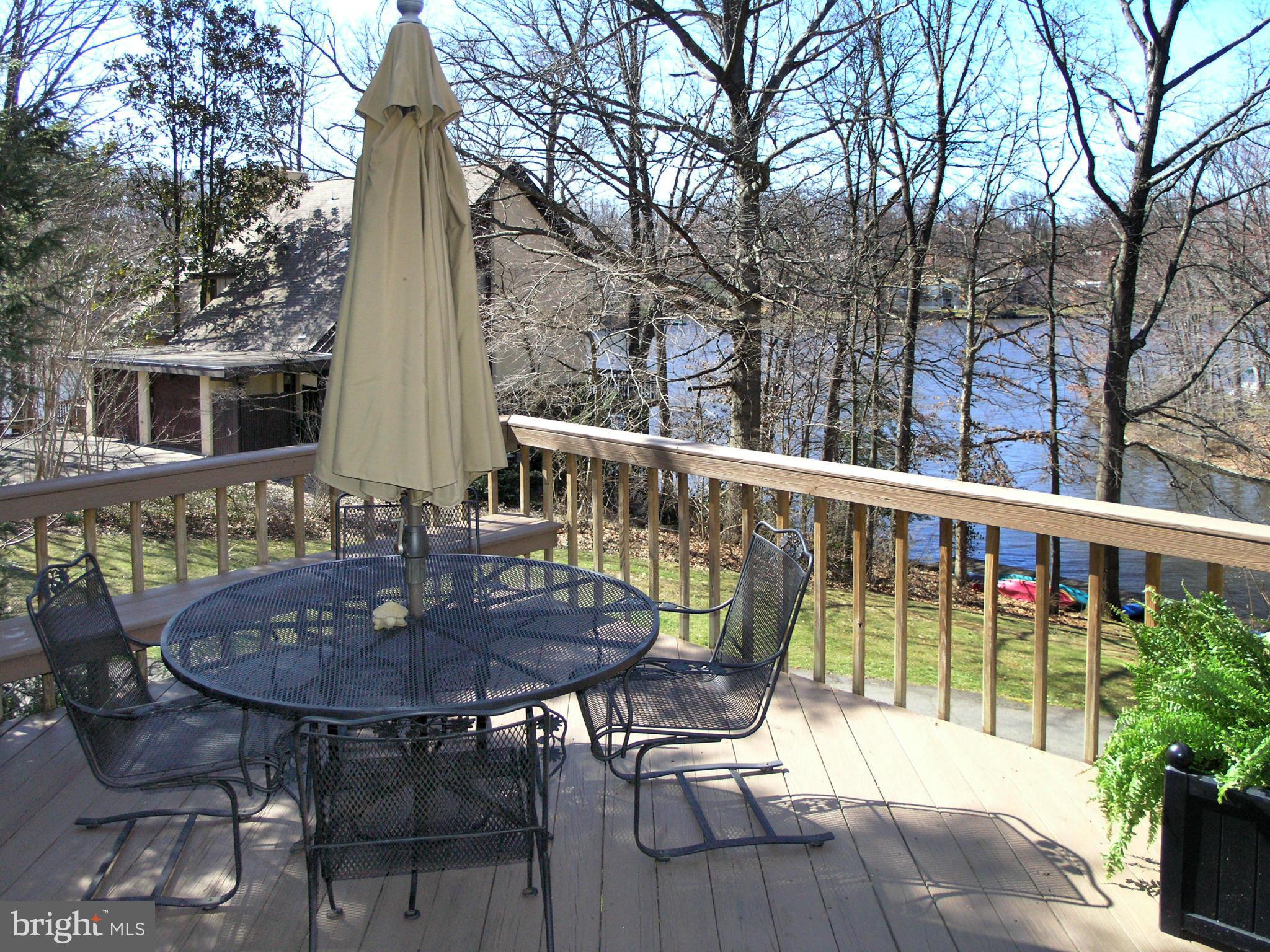 1619 Inlet Court Reston, VA 20190 - Photo 25 of 30 Deck