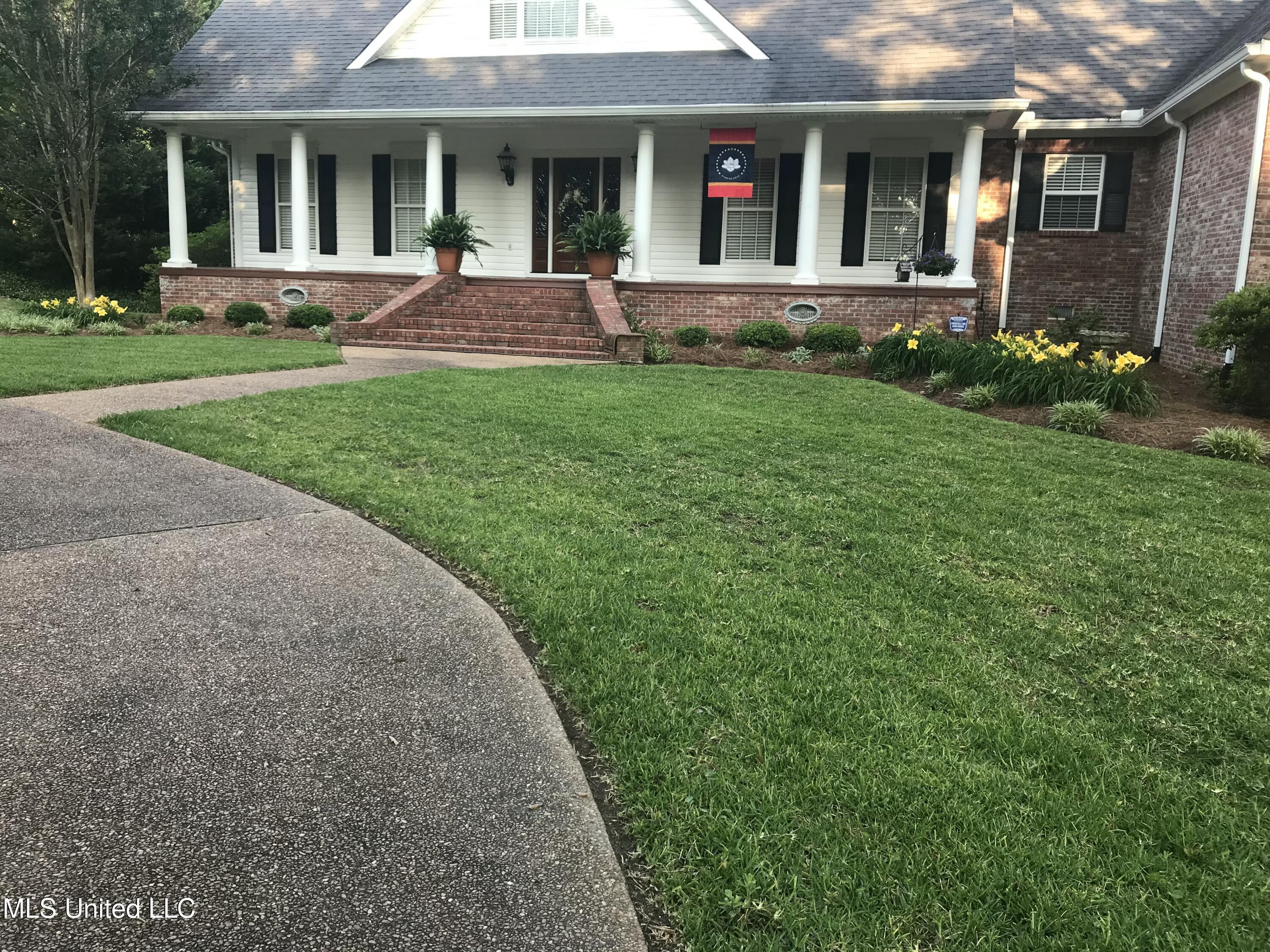 4 Greenhead Lane Raymond, MS 39154 - Photo 2 of 57 IMG_4524