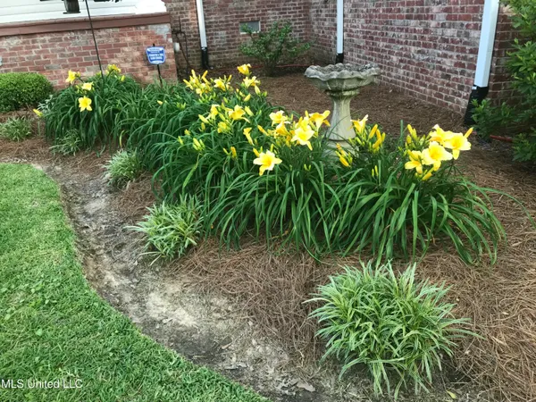 $379,000 | 4 Greenhead Lane, Raymond, MS 39154