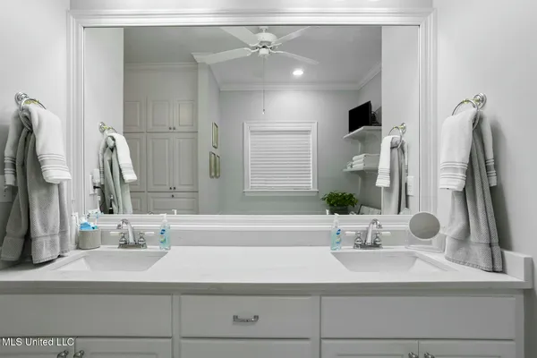 $379,000 | 4 Greenhead Lane, Raymond, MS 39154