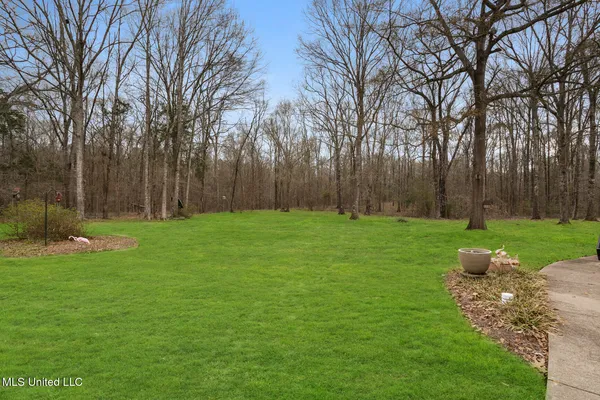$379,000 | 4 Greenhead Lane, Raymond, MS 39154