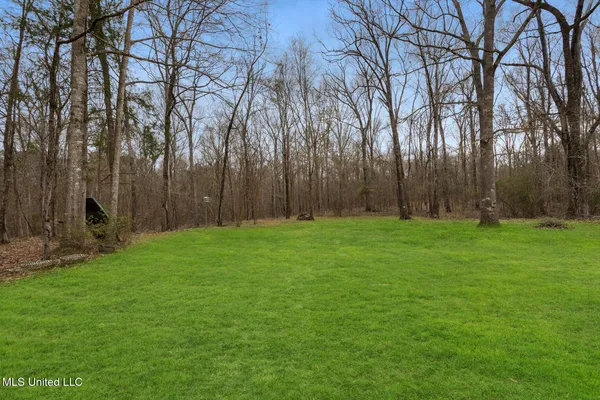 $379,000 | 4 Greenhead Lane, Raymond, MS 39154