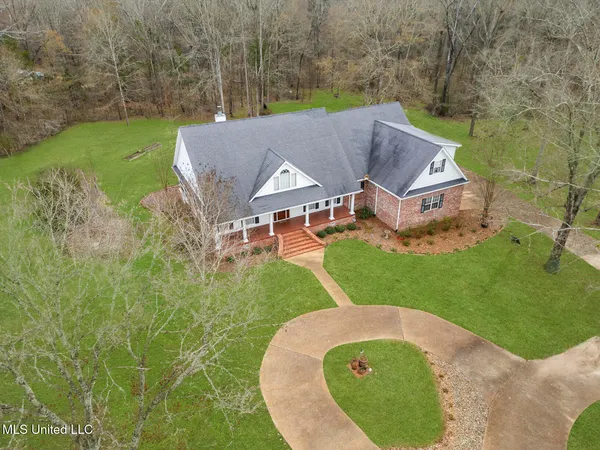 $379,000 | 4 Greenhead Lane, Raymond, MS 39154