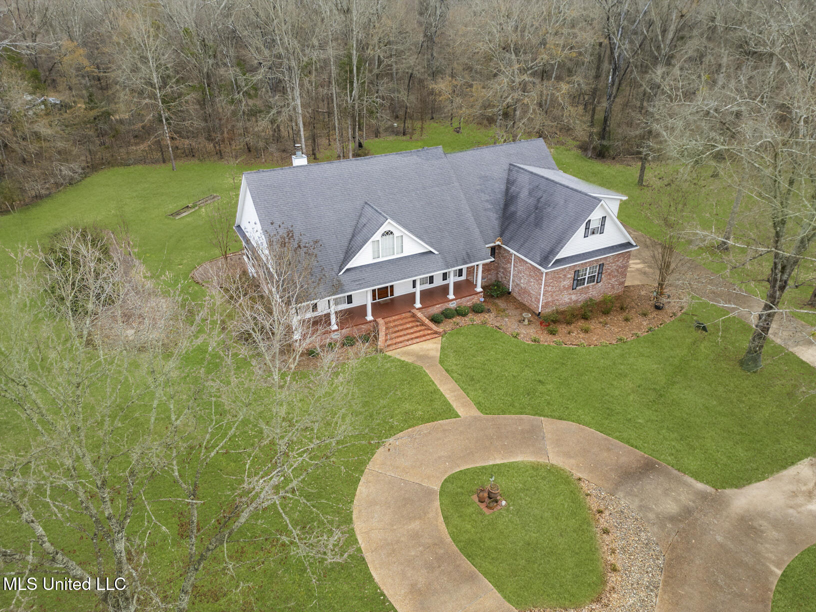 4 Greenhead Lane Raymond, MS 39154 - Photo 5 of 57 4 greenhead green grass-2