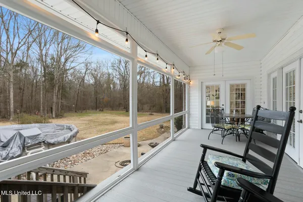 $379,000 | 4 Greenhead Lane, Raymond, MS 39154