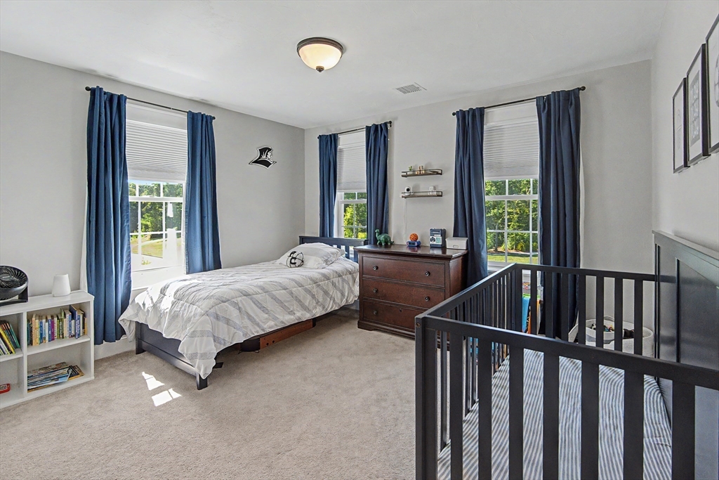 377 Rebecca Road Northbridge, MA 01588 - Photo 12 of 40