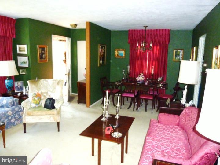2 Ridgewood Circle Haddonfield, NJ 08033 - Photo 2 of 11 Living Room
