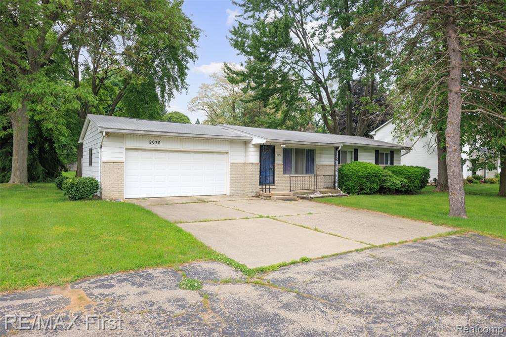 2070 Walton Boulevard Rochester, MI 48309 - Photo 1 of 25