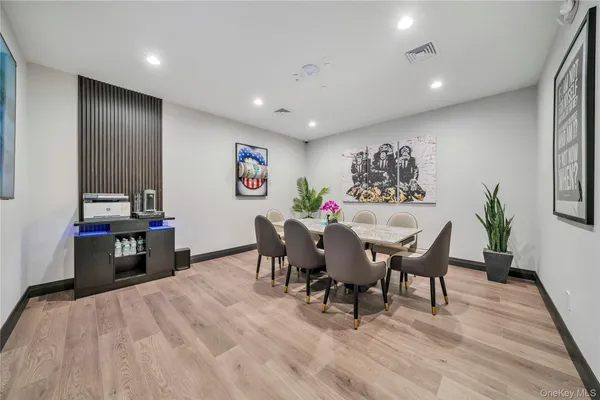 $6,500 | 101 Searing Avenue, Unit 307, Mineola, NY 11501