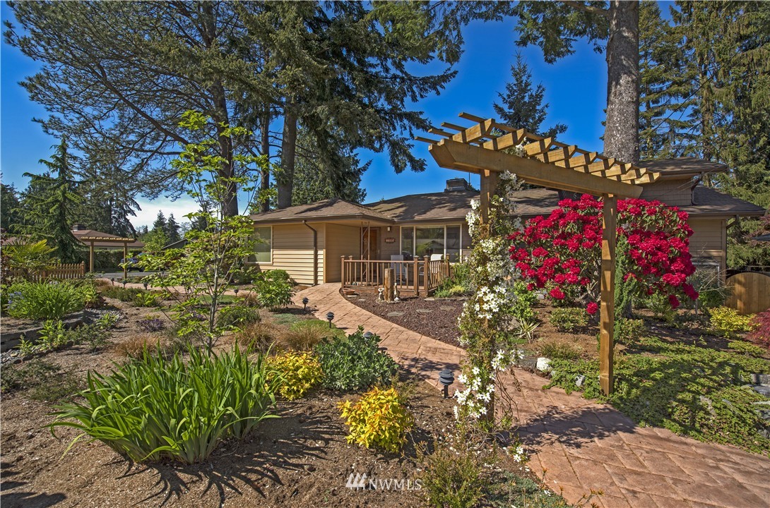 7705 195th Street Southwest Edmonds, WA 98026 - Photo 1 of 25 Gallery Image 1
