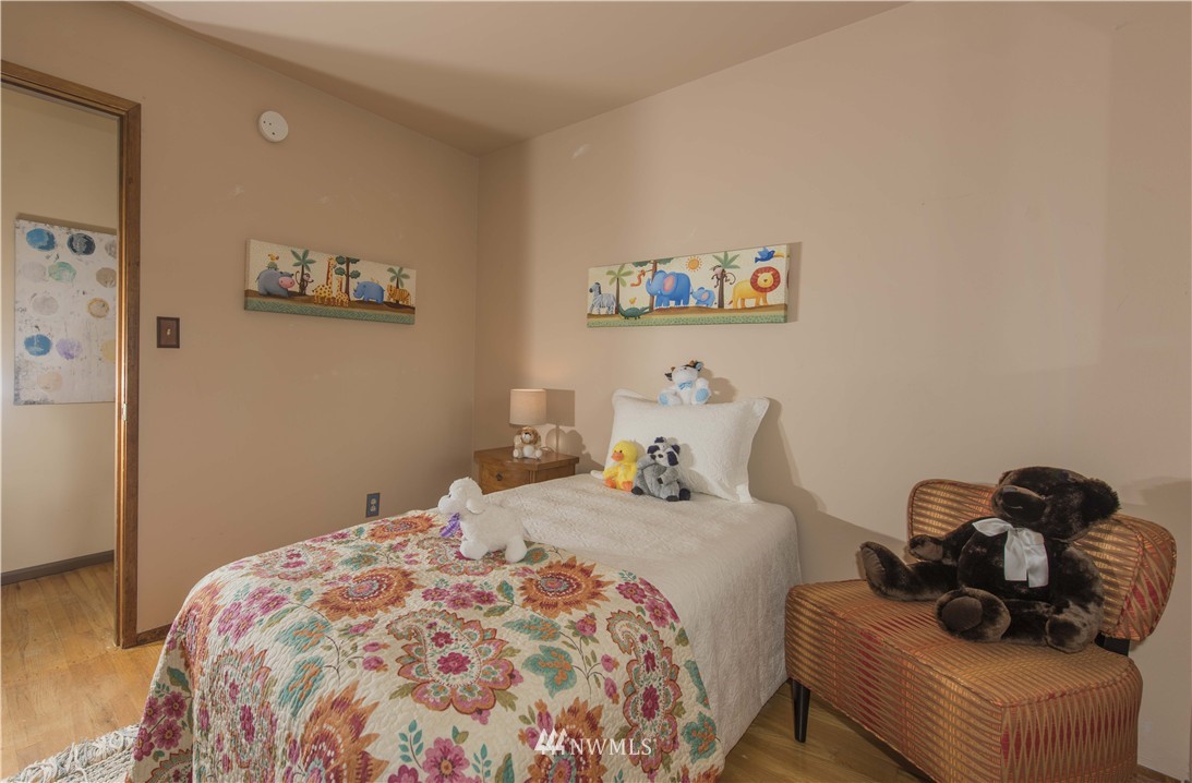 7705 195th Street Southwest Edmonds, WA 98026 - Photo 13 of 25 Gallery Image 13