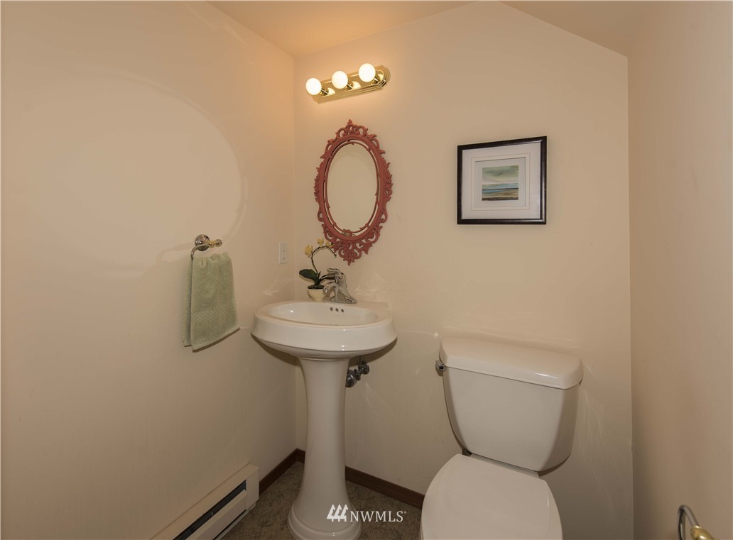 7705 195th Street Southwest Edmonds, WA 98026 - Photo 17 of 25 Gallery Image 17