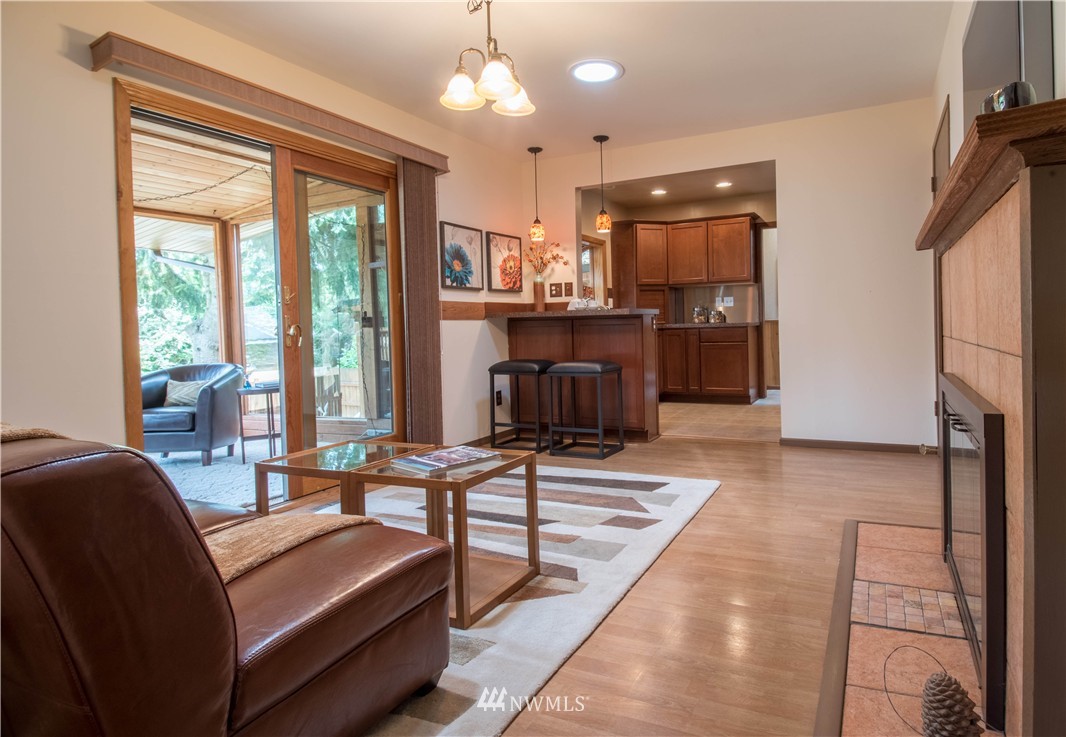 7705 195th Street Southwest Edmonds, WA 98026 - Photo 6 of 25 Gallery Image 6