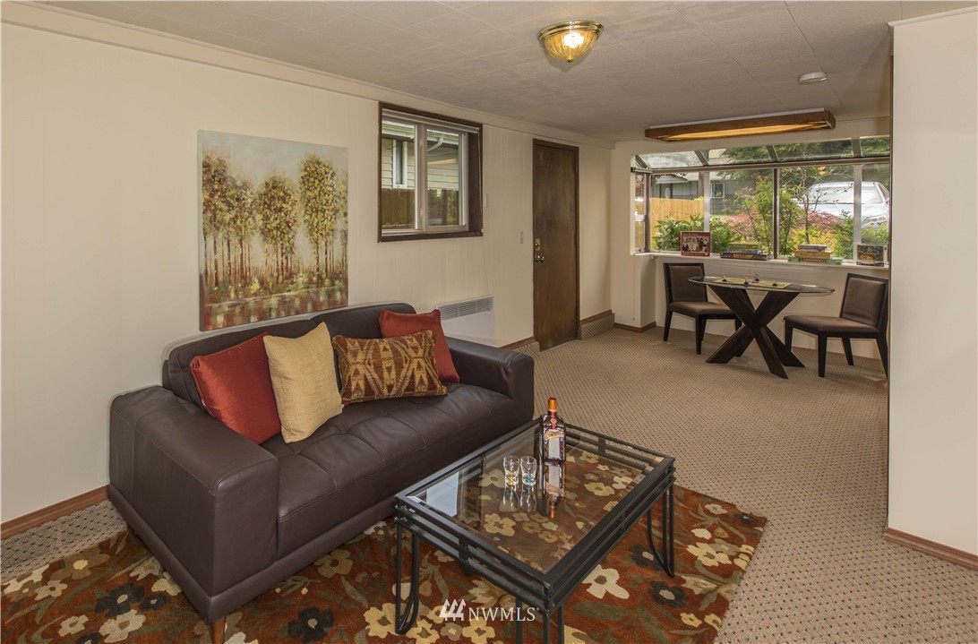7705 195th Street Southwest Edmonds, WA 98026 - Photo 7 of 25 Gallery Image 7