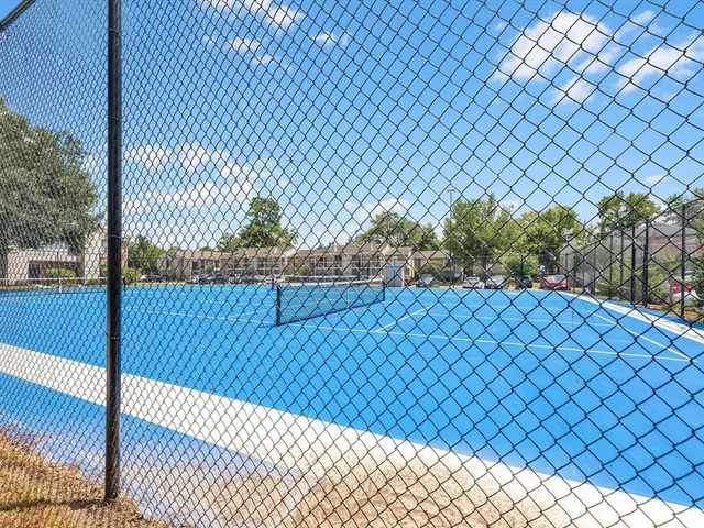 $895 | 17401 Red Oak Drive, Unit 97, Houston, TX 77090