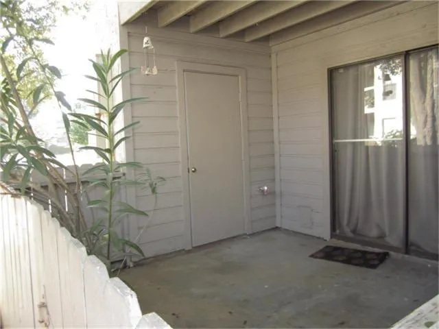 $895 | 17401 Red Oak Drive, Unit 97, Houston, TX 77090