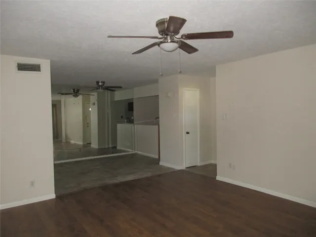 $895 | 17401 Red Oak Drive, Unit 97, Houston, TX 77090