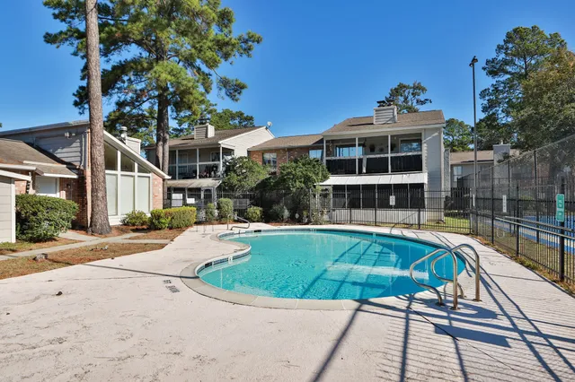 $895 | 17401 Red Oak Drive, Unit 97, Houston, TX 77090