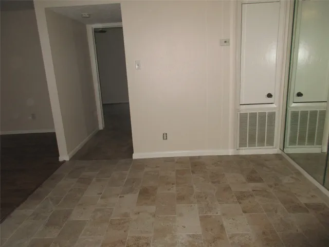 $895 | 17401 Red Oak Drive, Unit 97, Houston, TX 77090