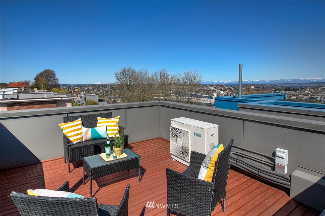 535 Howe Street Seattle, WA 98109 - Photo 18 of 32 Gallery Image 18