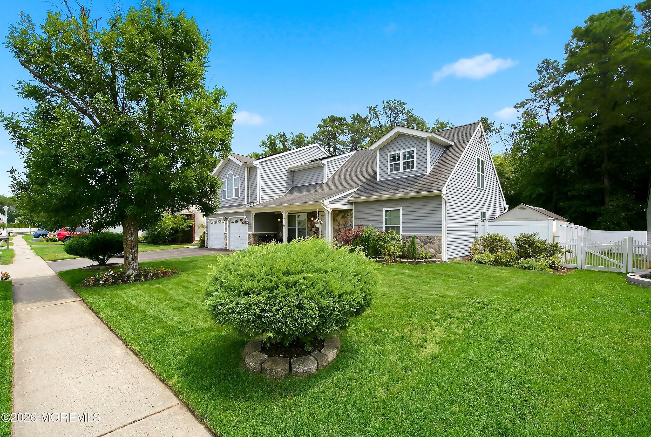 7 Cidermill Court Howell, NJ 07731 - Photo 2 of 34 01-Front Right