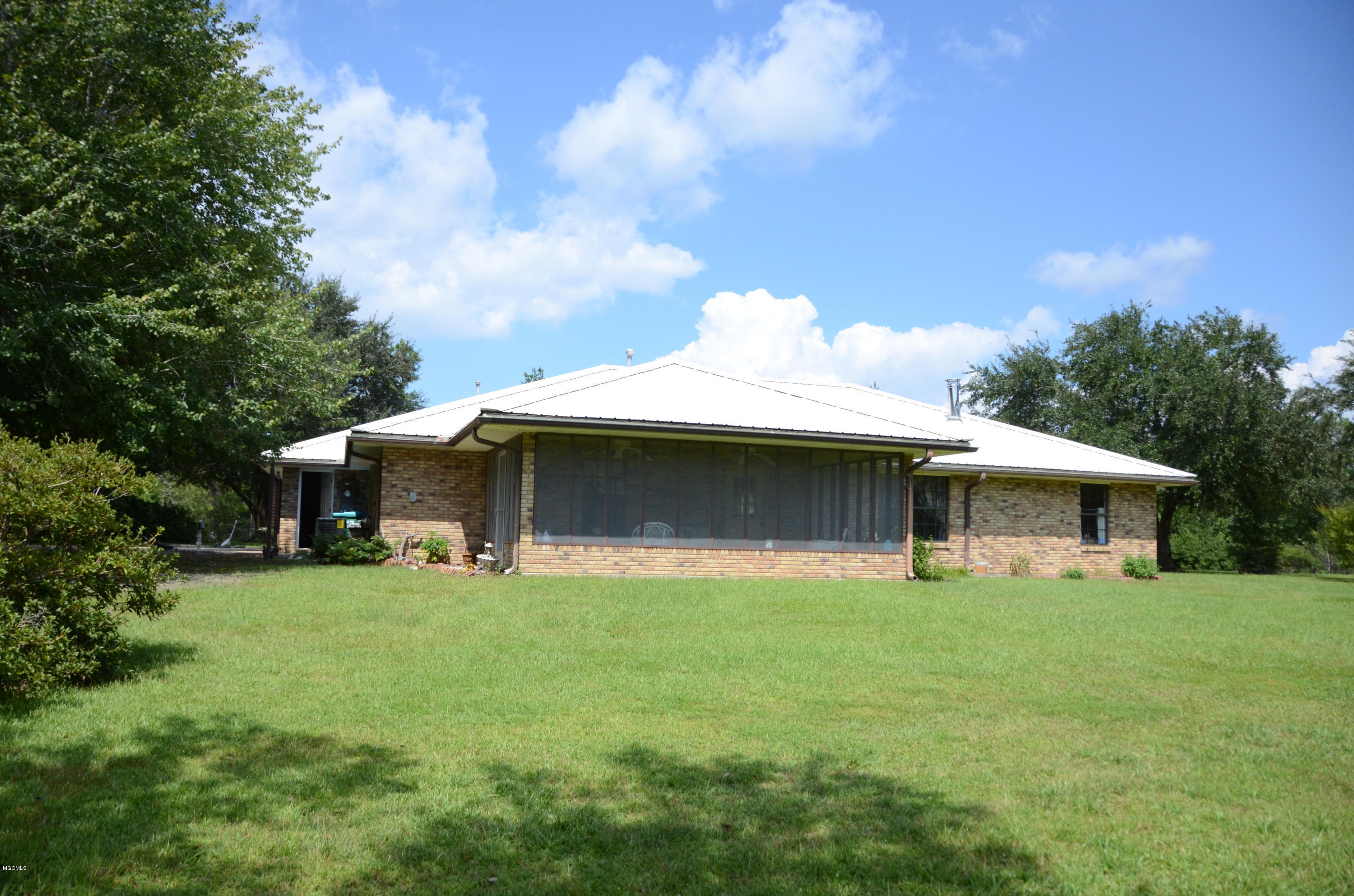 20225 Landon Road Gulfport, MS 39503 - Photo 5 of 36 DSC_3257