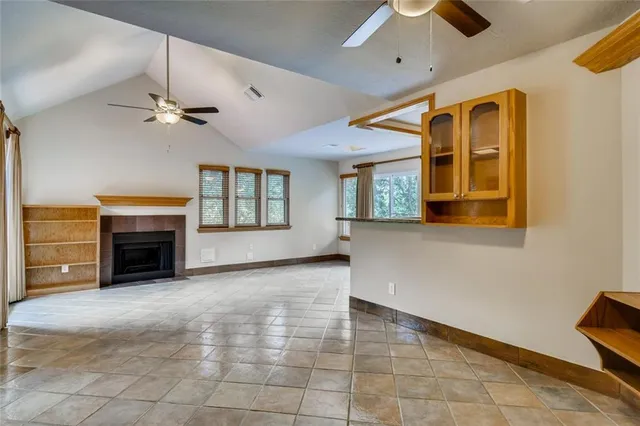 $2,250 | 1600 Whitney Way, Austin, TX 78741