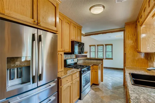 $2,250 | 1600 Whitney Way, Austin, TX 78741