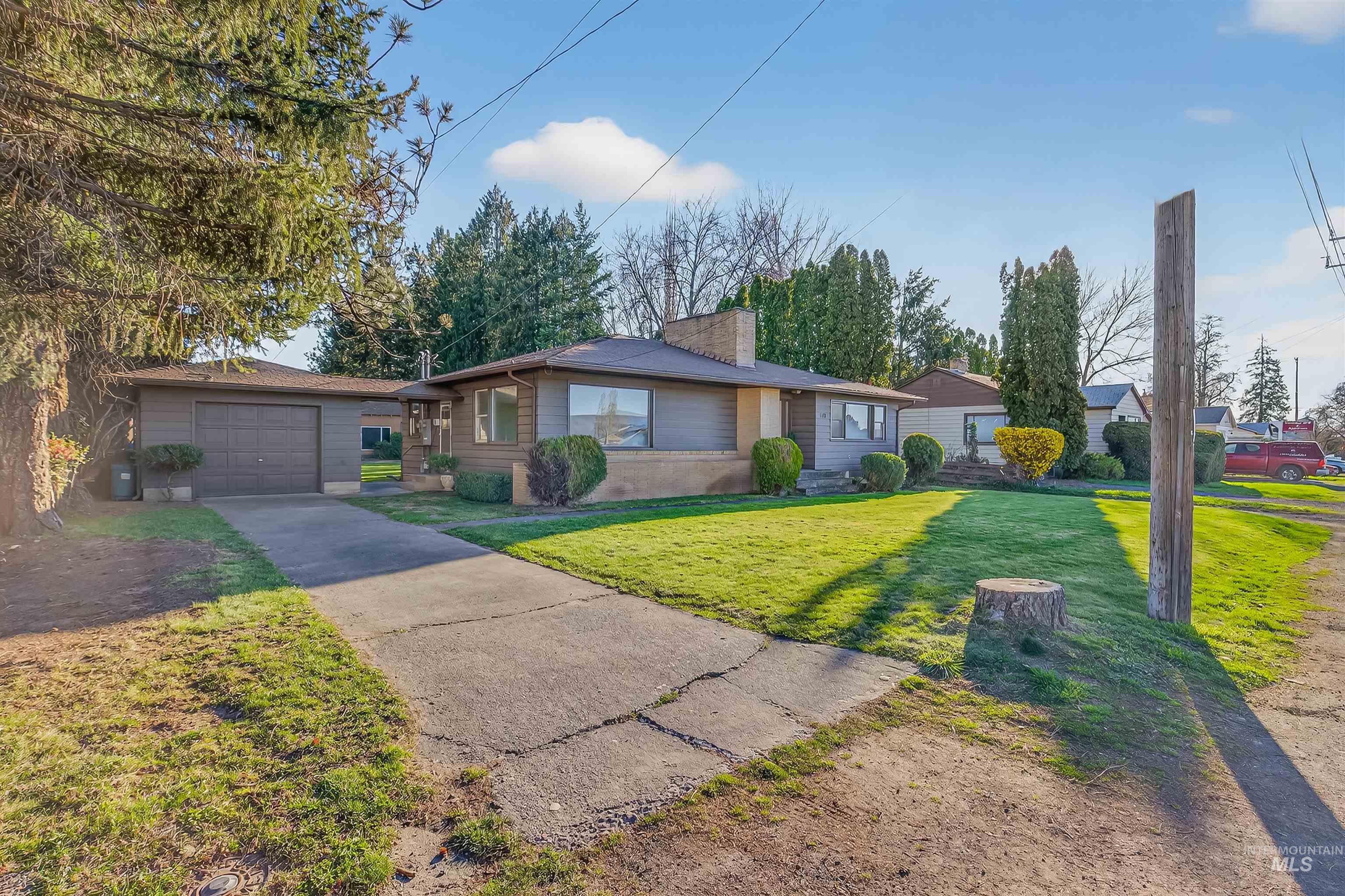 712 Bryden Avenue Lewiston, ID 83501 - Photo 1 of 38