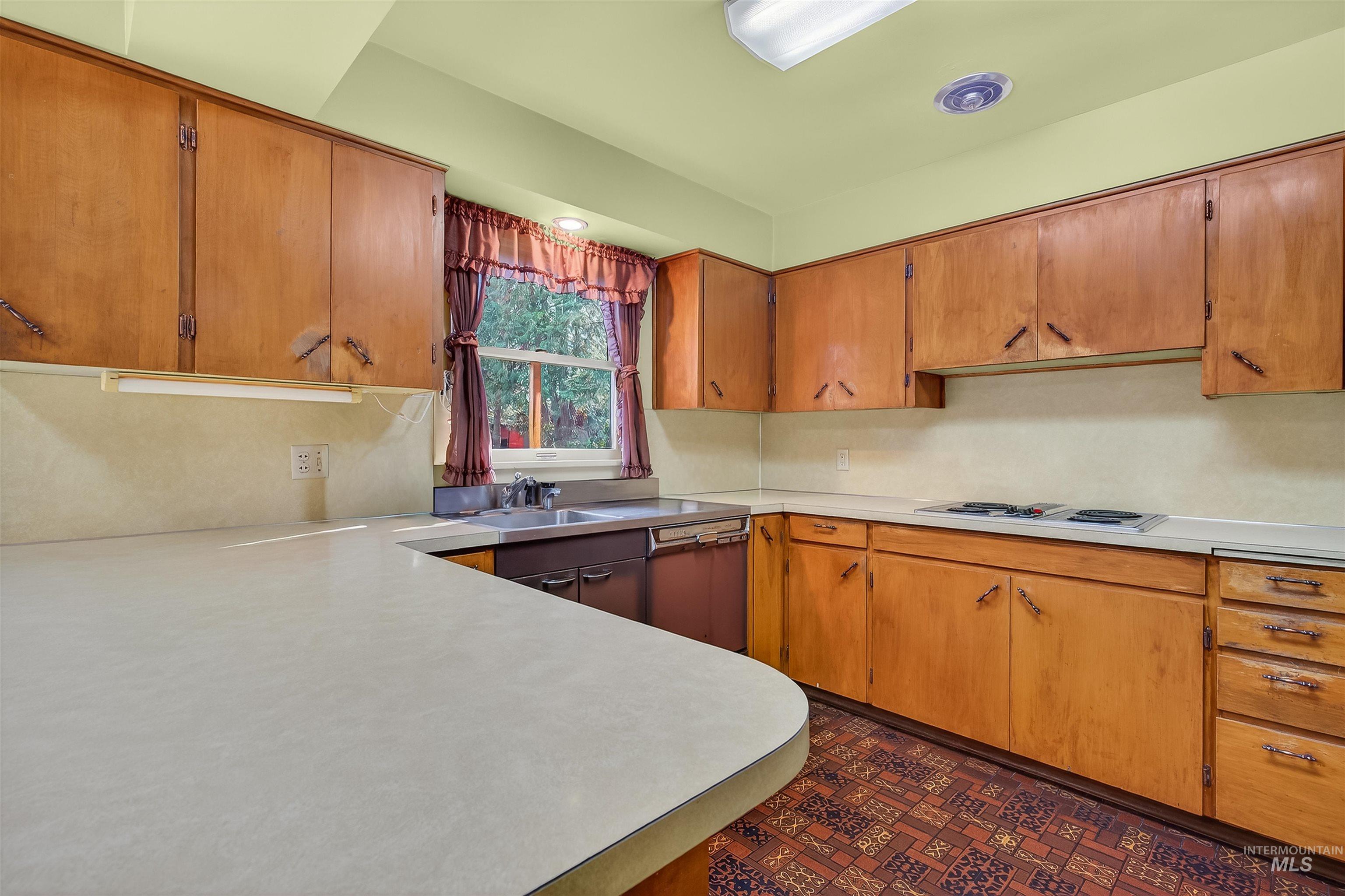 712 Bryden Avenue Lewiston, ID 83501 - Photo 16 of 38