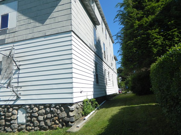 22 Marland Road Worcester, MA 01606 - Photo 3 of 14 Gallery Image 3