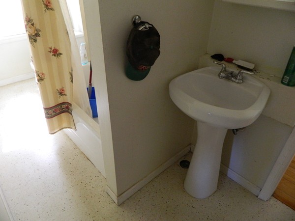 22 Marland Road Worcester, MA 01606 - Photo 6 of 14 Gallery Image 6