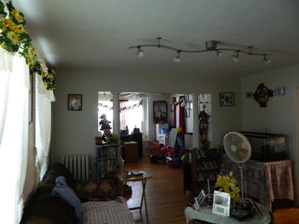 22 Marland Road Worcester, MA 01606 - Photo 7 of 14 Gallery Image 7