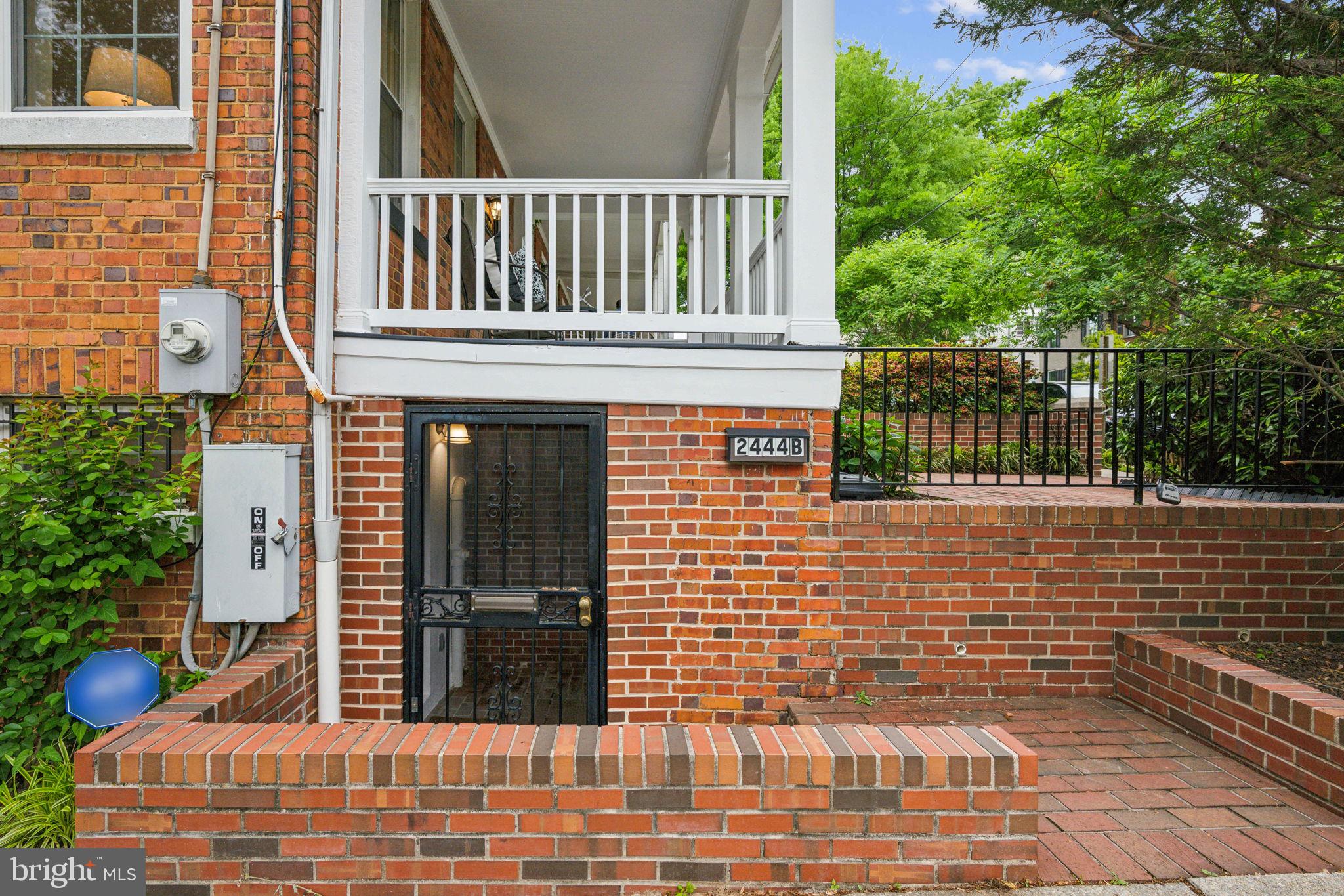 2444 Tunlaw Road Northwest Washington, DC 20007 - Photo 29 of 38 a view of outdoor space