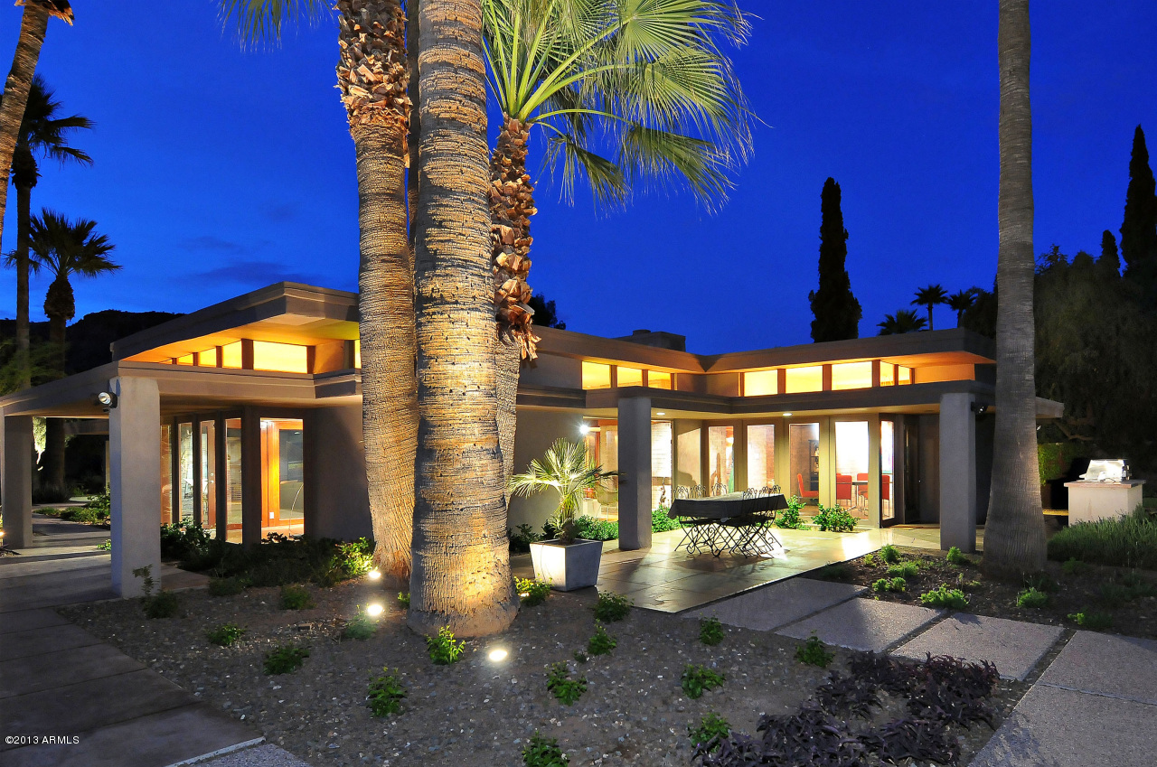 6217 East Redwing Road Paradise Valley, AZ 85253 - Photo 2 of 27 Back View