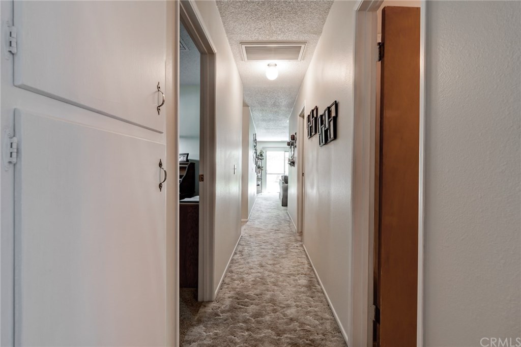 6250 Hillside Avenue Riverside, CA 92504 - Photo 25 of 32 hallway