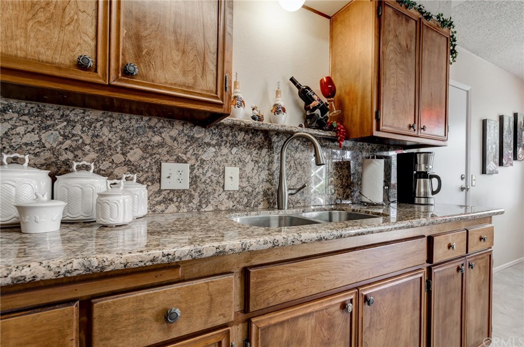 6250 Hillside Avenue Riverside, CA 92504 - Photo 7 of 32 Beautiful new granite counters, new sink and faucet