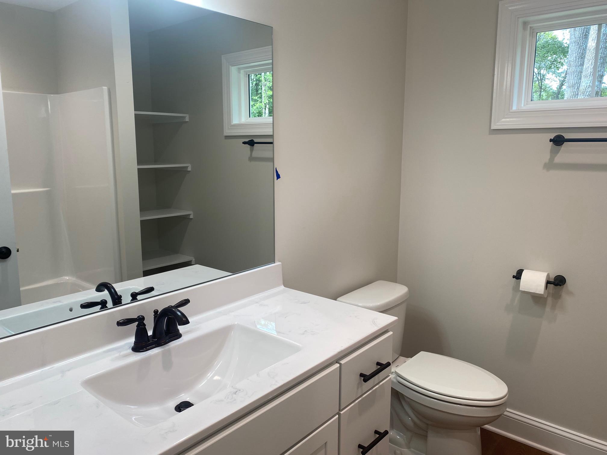 19072 South Merrimac Road Culpeper, VA 22701 - Photo 6 of 13 Hall bath