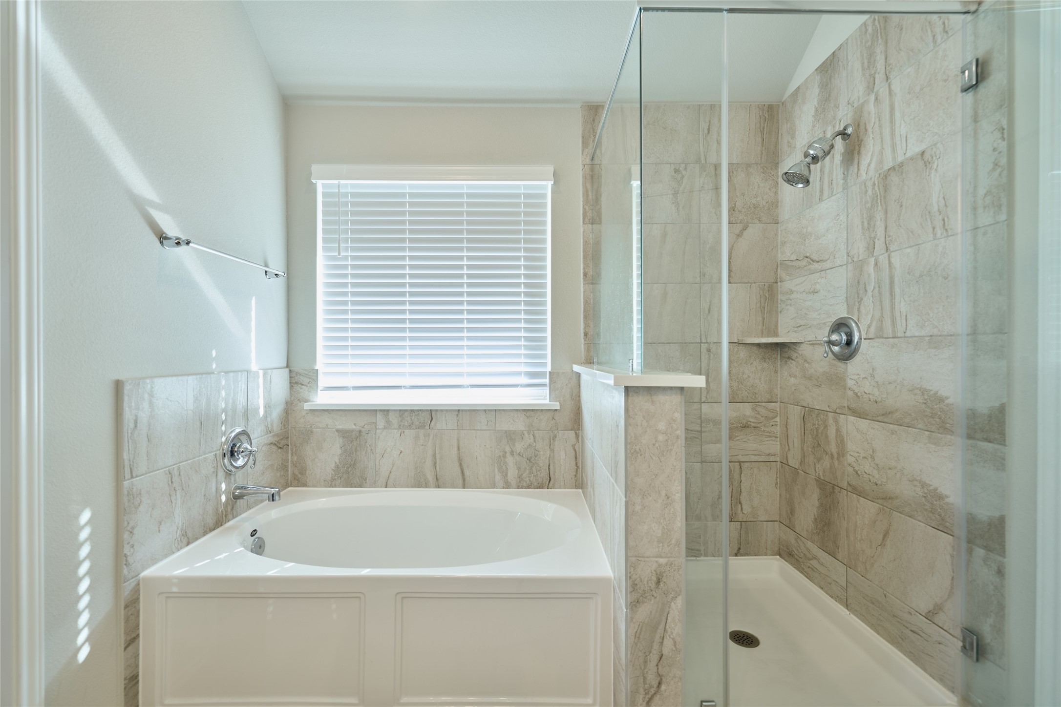 4523 Stone Ridge Lane Manvel, TX 77578 - Photo 28 of 44 Separate soaking tub and shower