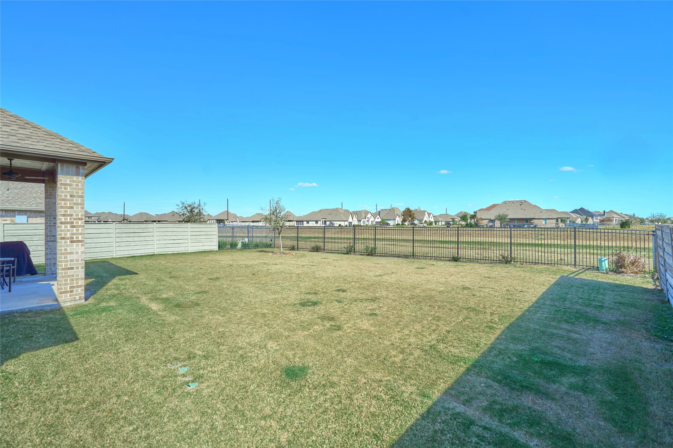 4523 Stone Ridge Lane Manvel, TX 77578 - Photo 34 of 44 This backyard not only is spacious but there are NO BACK NEIGHBORS!!