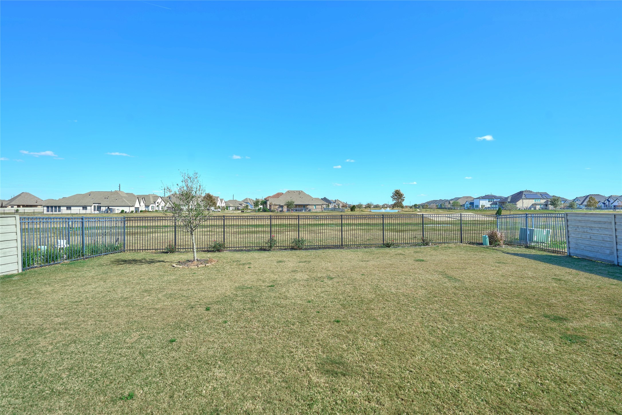 4523 Stone Ridge Lane Manvel, TX 77578 - Photo 35 of 44 This space is great for everyone to enjoy