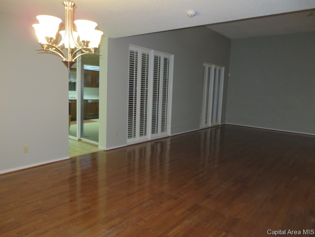 4 Washington Place Springfield, IL 62702 - Photo 3 of 13