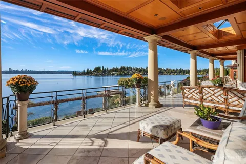 a outdoor view with sitting space