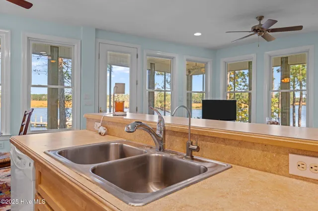 $613,000 | 42 Lori Lane, Oriental, NC 28571