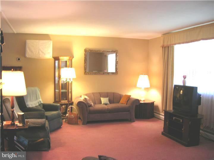 1365 Nevarc Road Warminster, PA 18974 - Photo 3 of 20 Living Room