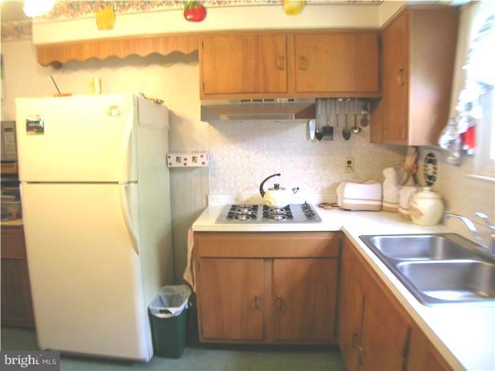 1365 Nevarc Road Warminster, PA 18974 - Photo 8 of 20 Kitchen