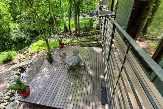 $724,900 | 350 South Lower Gardens Road, Fontana, WI 53125