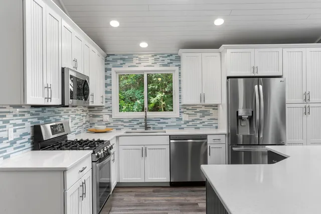 $724,900 | 350 South Lower Gardens Road, Fontana, WI 53125